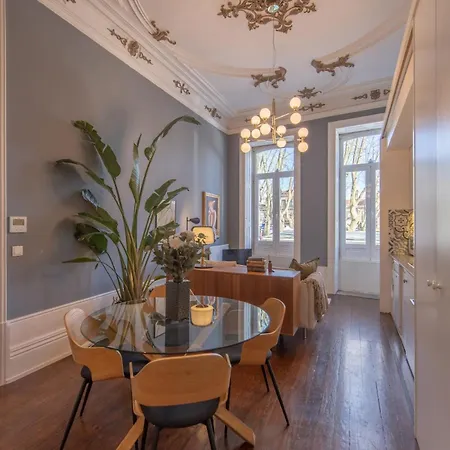 Historic Stay, Classic Details, Life