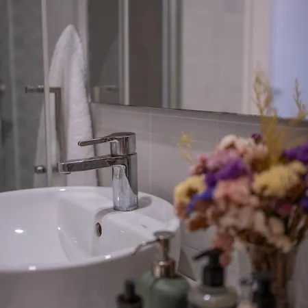 Historic Stay, Classic Details, Life Apartamento *