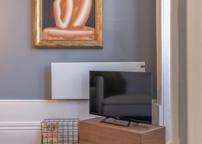 Historic Stay, Classic Details, Life