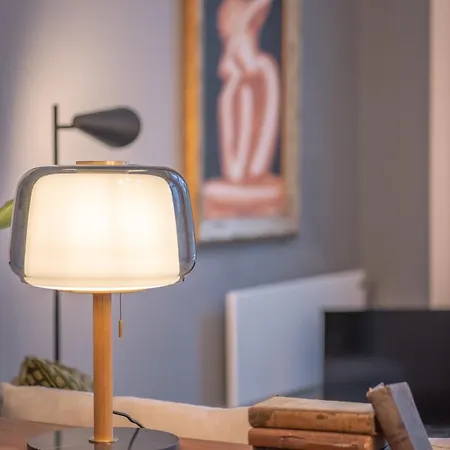 Historic Stay, Classic Details, Life Appartement