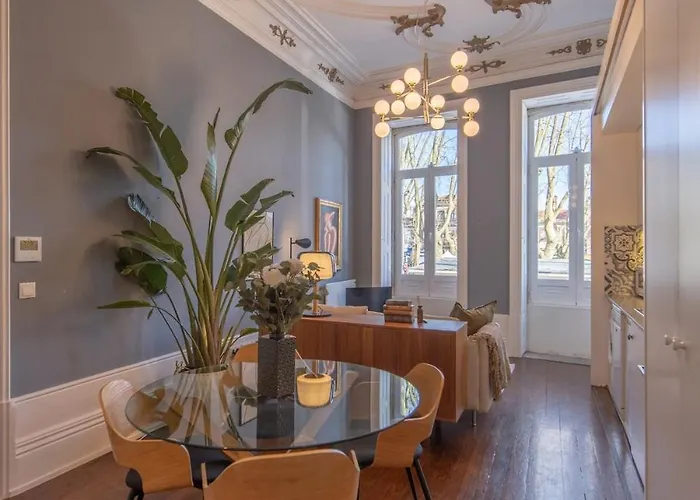 Historic Stay, Classic Details, Life