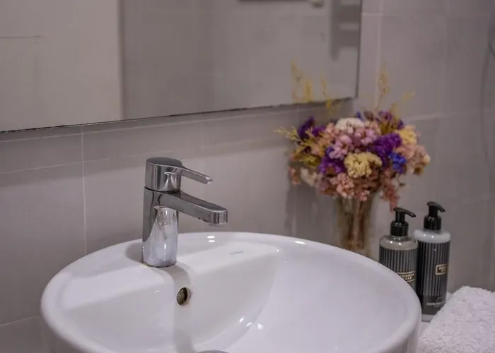 Historic Stay, Classic Details, Life * Porto